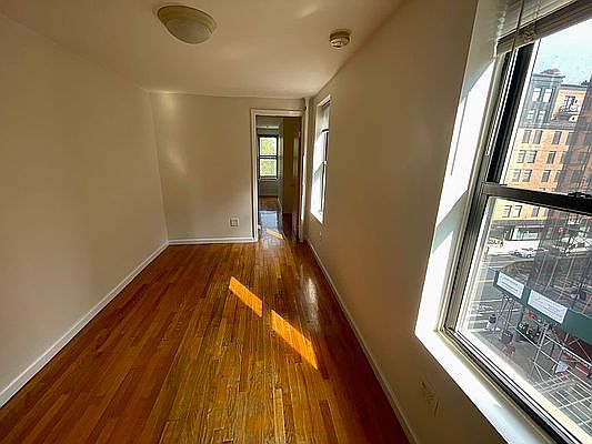 5th image of 133 E 7th St APT 4A