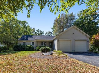 11 Sheerman Ln, Amherst, MA 01002