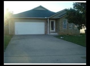 1104 E Linden St, Rogers, AR 72756