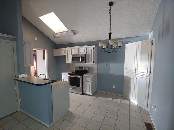 3rd image of 2314 N Lincoln Ave