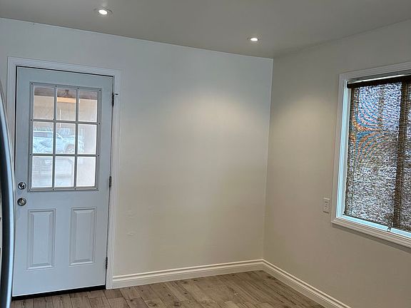 5th image of 3420-22 Luna Ave #3422