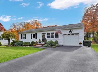 29 Newbury St, Monroe, NY 10950