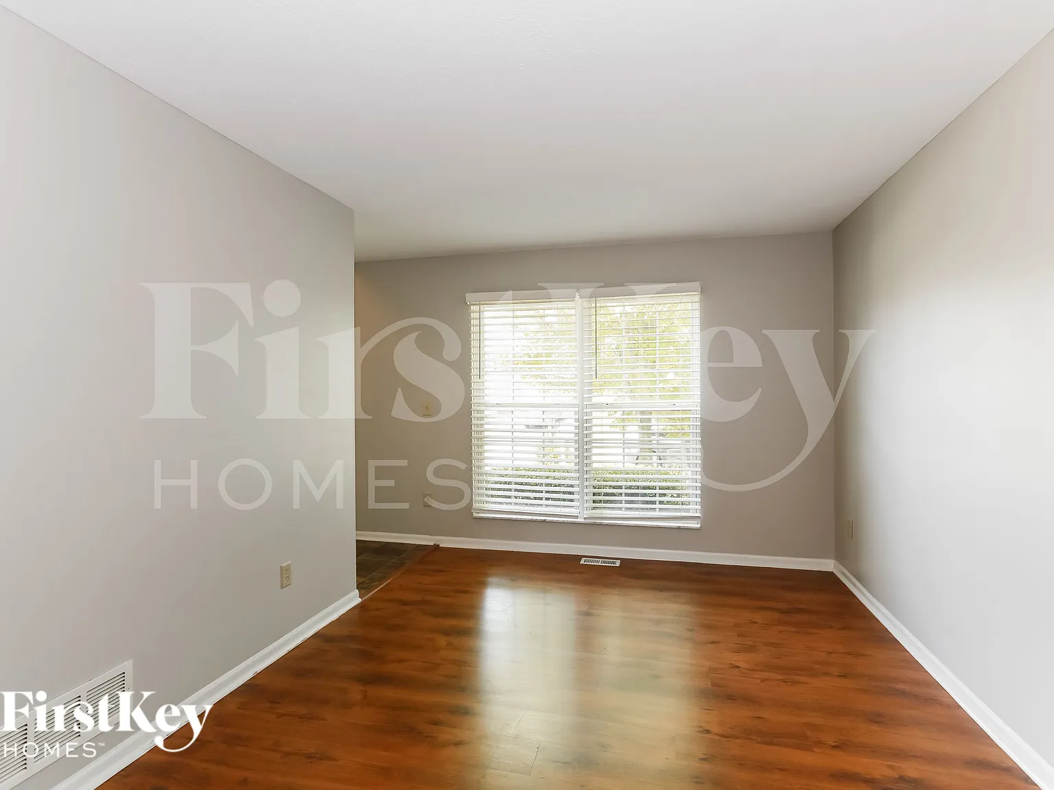 4 bed, 2.5 bath, 1920 sqft, $2,740 — Photo 4