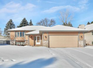 145 Loretta Ln, Saint Paul, MN 55115