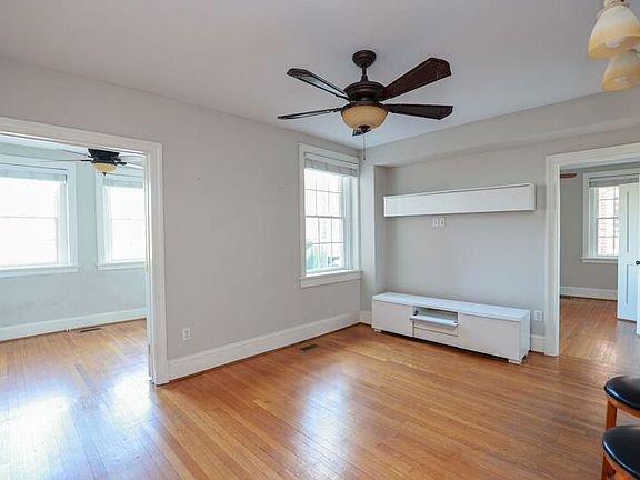 4th image of 2814 Kensington Ave #U6