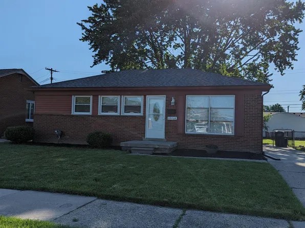 28806 Beste St, Saint Clair Shores, MI 48081