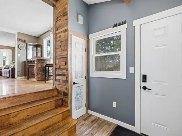 38 Eayers Pond Road, Hudson, NH 03051