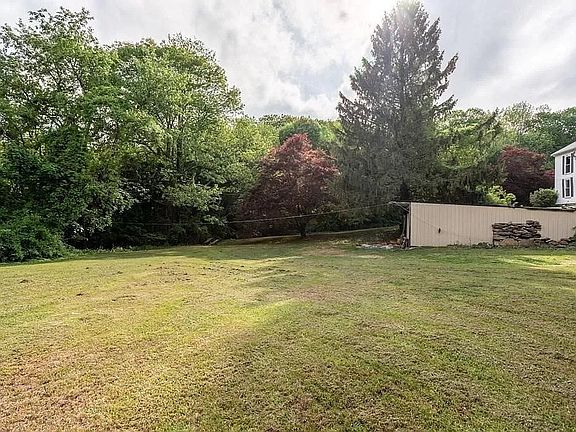 5th image of 10 Rufus Putnam Rd