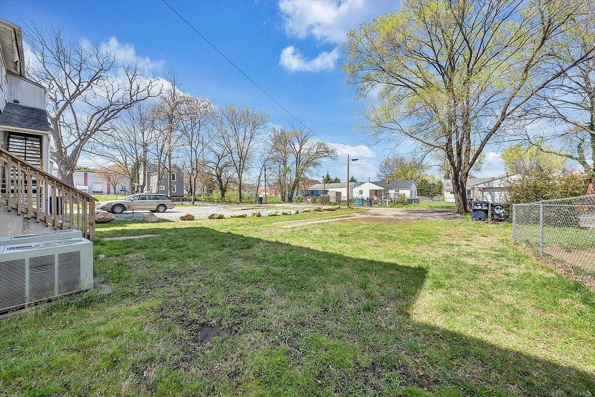 914 Jamison Ave SE — Photo 4