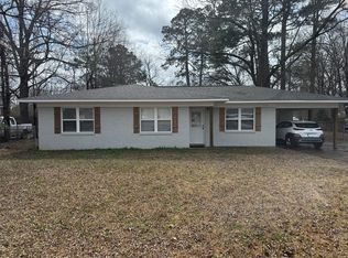 110 E Spratlin St, Bruce, MS 38915