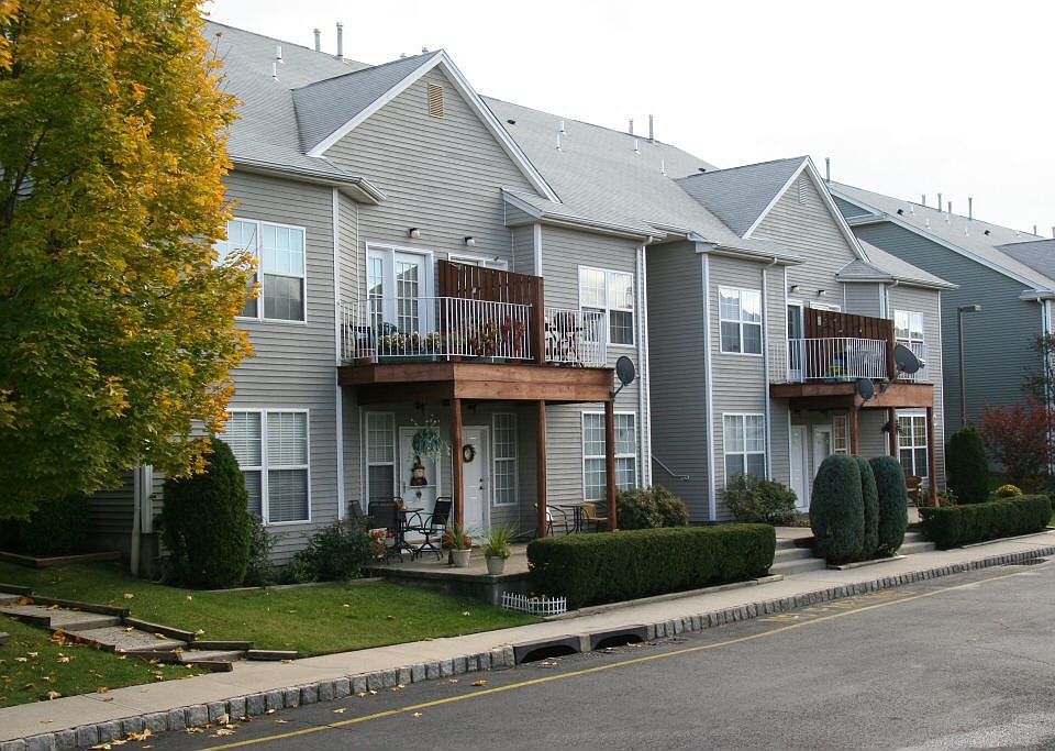 Arlington Ridge Unit C1