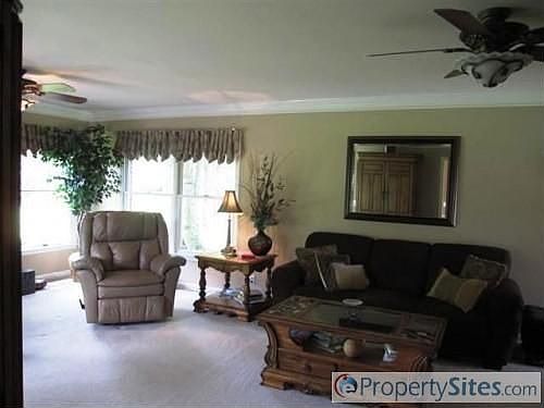 4th image of 3728 Idlewood Dr