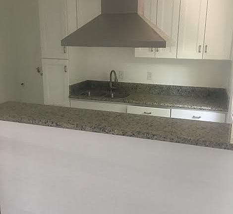 2nd image of 412 S Lincoln Pl APT A
