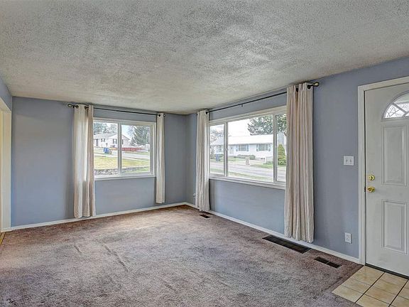 2nd image of 5924 N Douglas Dr