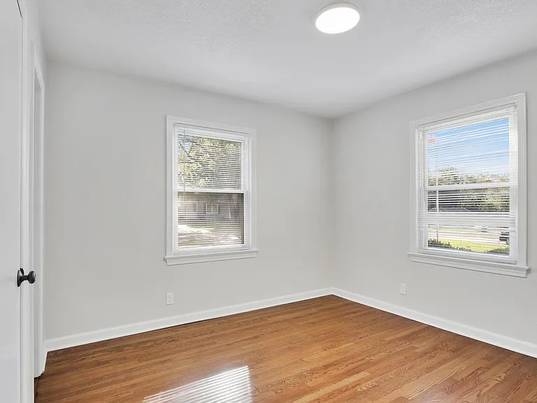 7100 Dearborn St — Photo 8