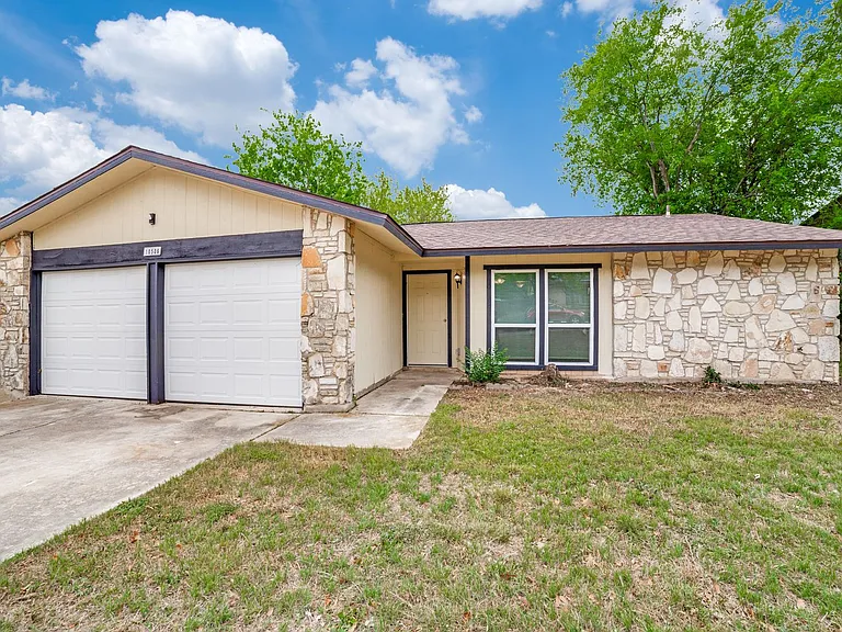10506 Bounty Dr — Photo 2