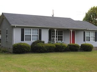 1441 N Sumner Rd, Bethpage, TN 37022