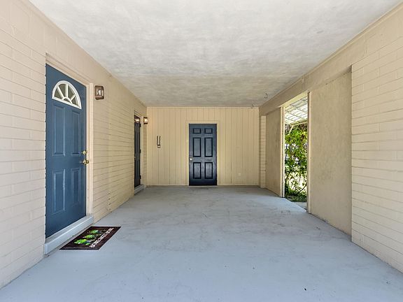 4th image of 386 Hand Ave
