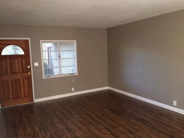 3425 Fairmount Blvd #4 — Photo 5