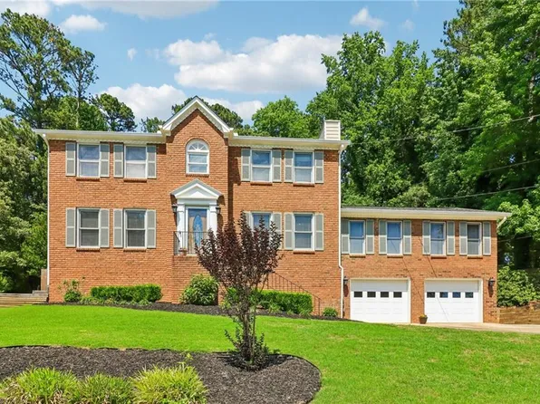 1074 Wash Lee Dr, Lilburn, GA 30047