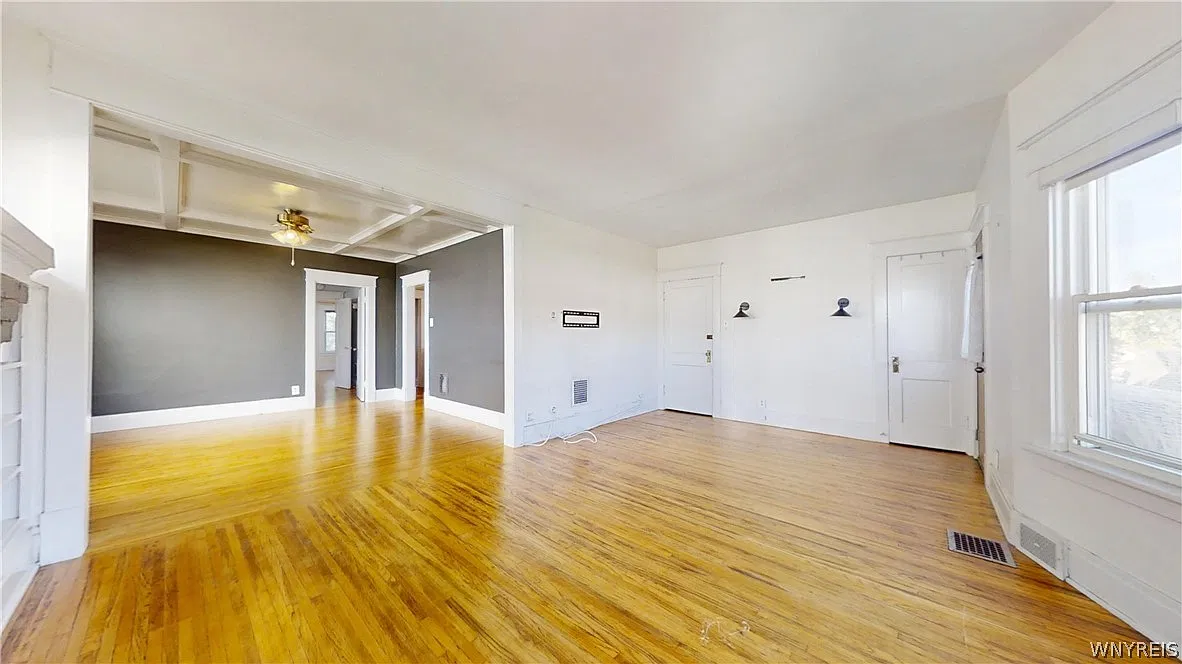 2 bed, 1.0 bath, 1273 sqft, $1,600 — Photo 3