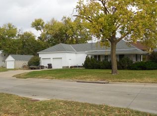 703 Colfax St, Schuyler, NE 68661