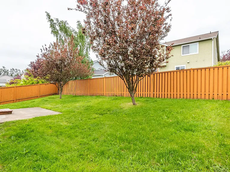 1730 NW Almond Loop — Photo 23