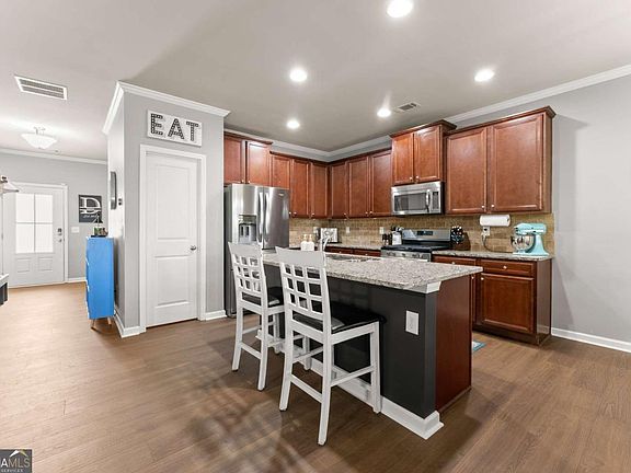 3rd image of 4510 Hidden Creek Dr