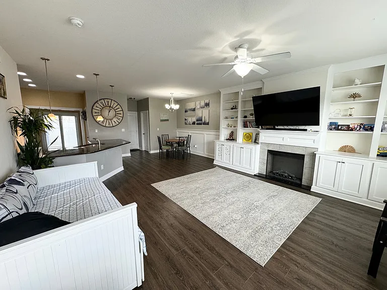 429 Abelia Way — Photo 3