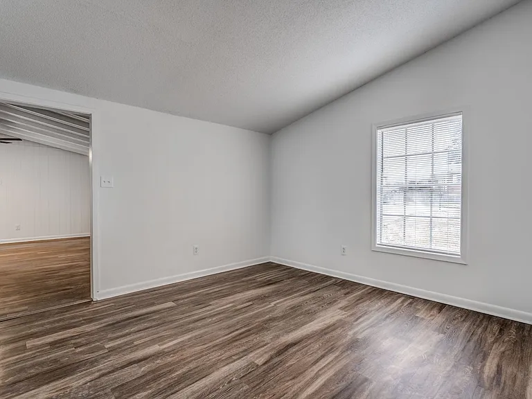 4980 Vickie Dr — Photo 28