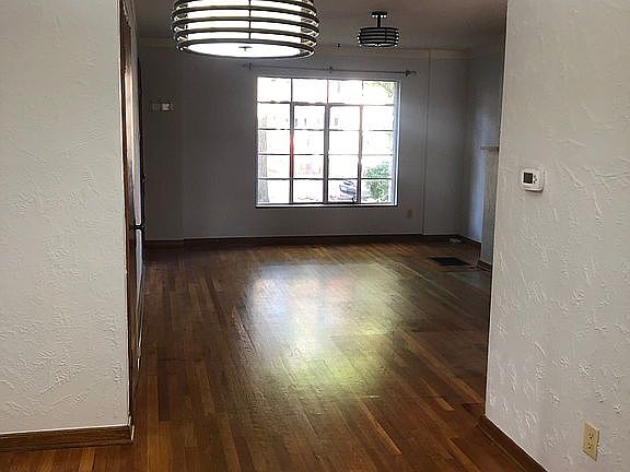 4th image of 3443 Broadway Pl