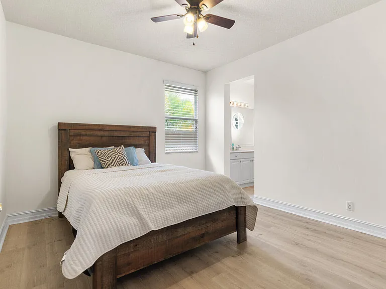 544 Edgebrook Ln — Photo 41
