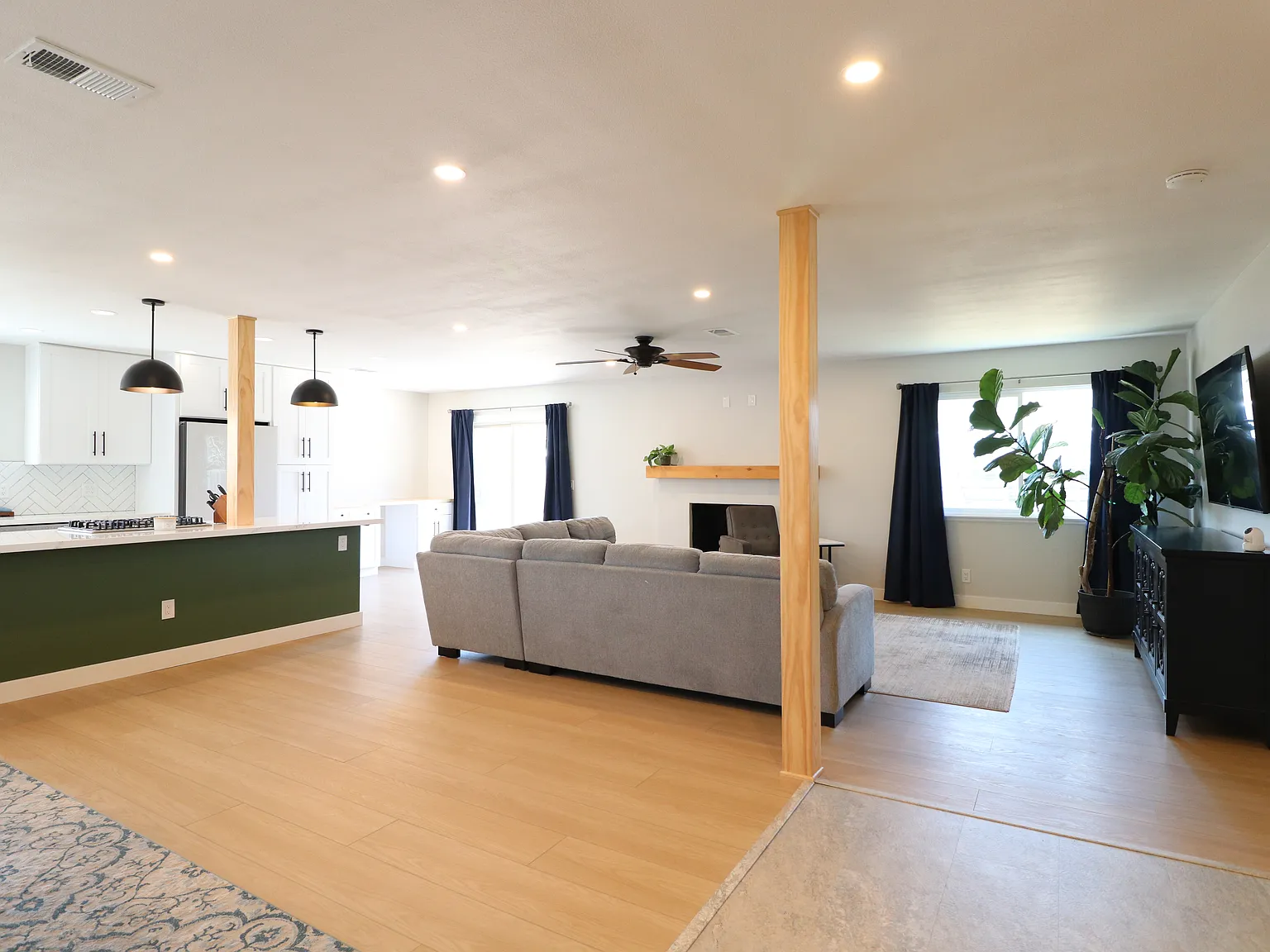 4 bed, 1829 sqft, $4,200 — Photo 4