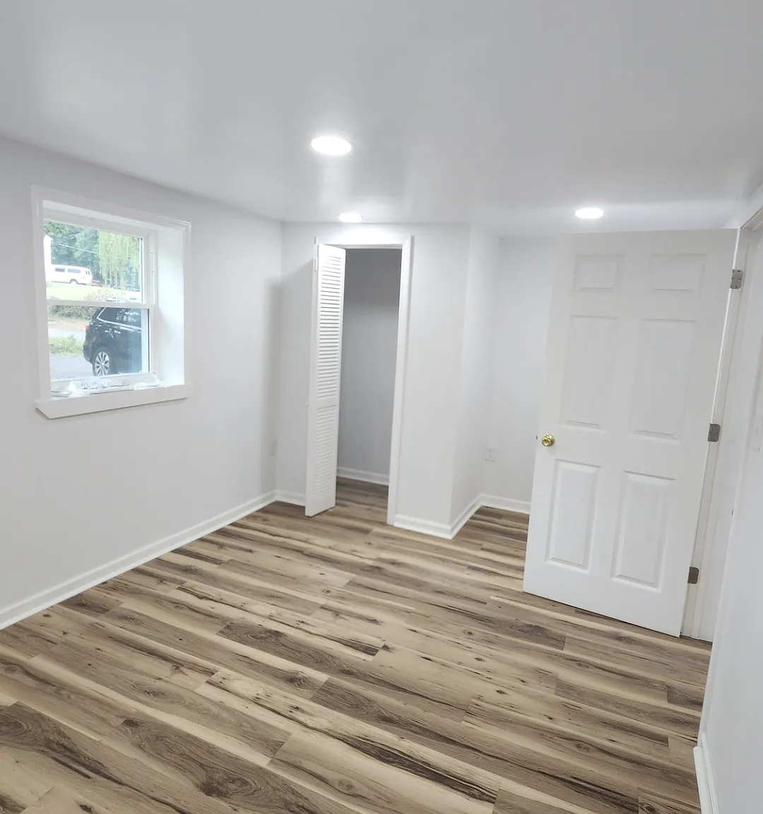 6 bed, 2558 sqft, $3,200 — Photo 3