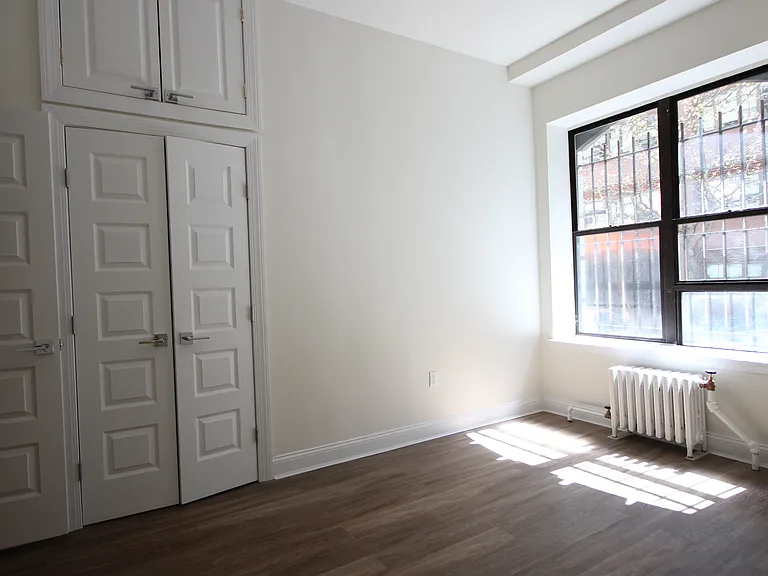 605 W 112th St #1E — Photo 4