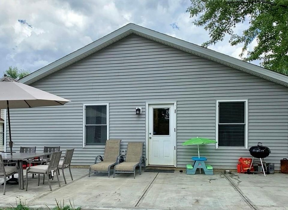2nd image of 1131 East Blvd