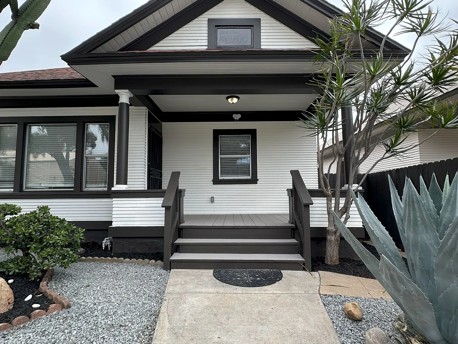 1695 Logan Ave — Photo 1