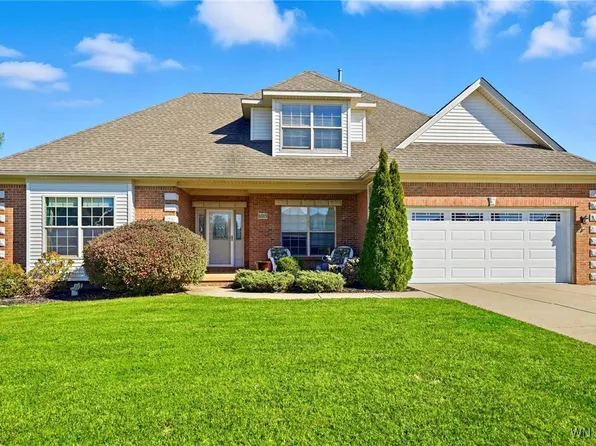 6015 Pinehurst Ct, Lake View, NY 14085