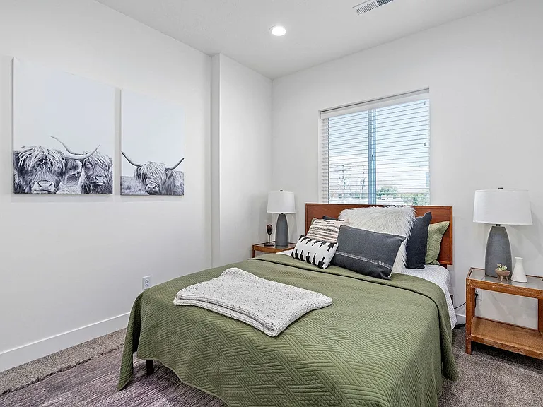 Central Heights Townhomes — Photo 22