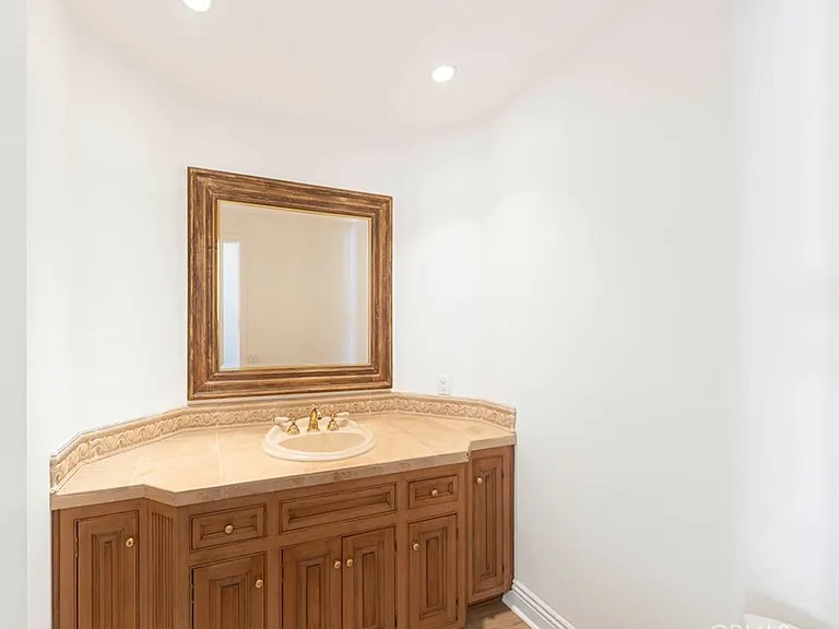 12 San Remo — Photo 43