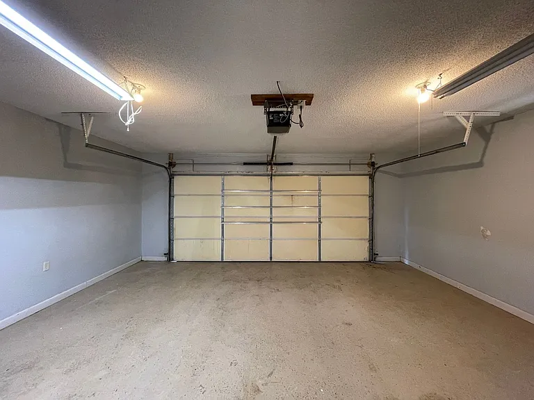 105 Kingston Dr — Photo 17