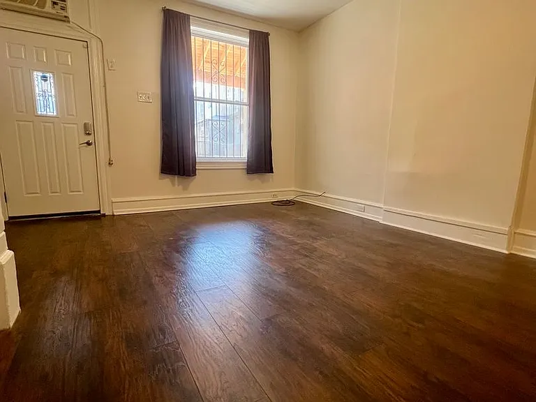 2165 W Grange Ave — Photo 3