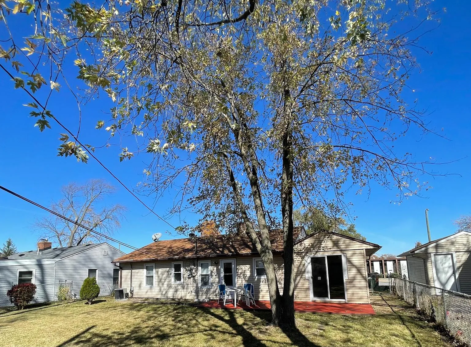 251 Sauk Trl — Photo 3