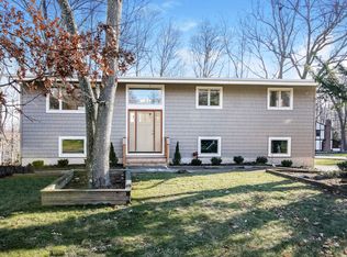 96 E Allison Ave, Nanuet, NY 10954