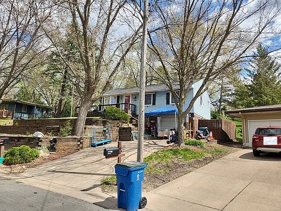 2nd image of 1072 Hackmann Cir NE