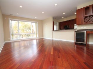 2357 W School St APT 3E, Chicago, IL 60618