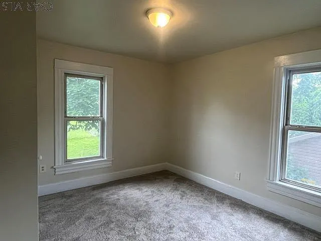 509 Graham Ave — Photo 10