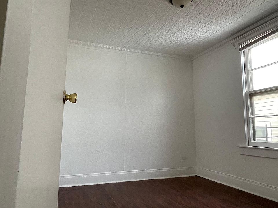 1st image of 21 Marion Ave