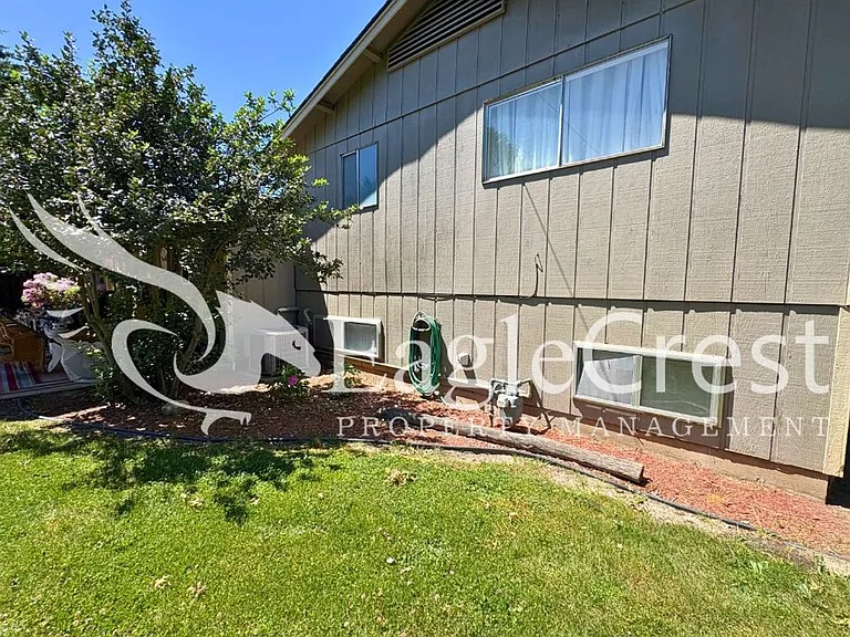 924 Shasta Dr — Photo 19
