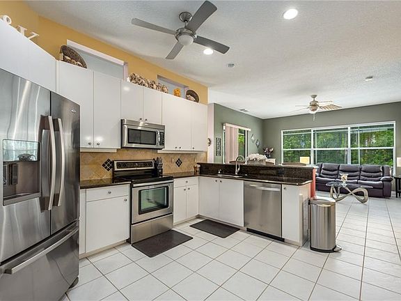 3rd image of 739 SW Great Exuma Cv